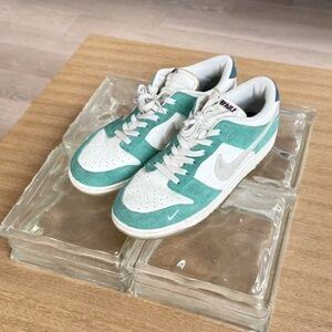 Kasina x Dunk Low 'Road Sign'